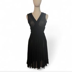 Elegant Black V-Neck Sleeveless Dress